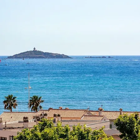 Very Large Design Cocoon With Beautiful Sea View *