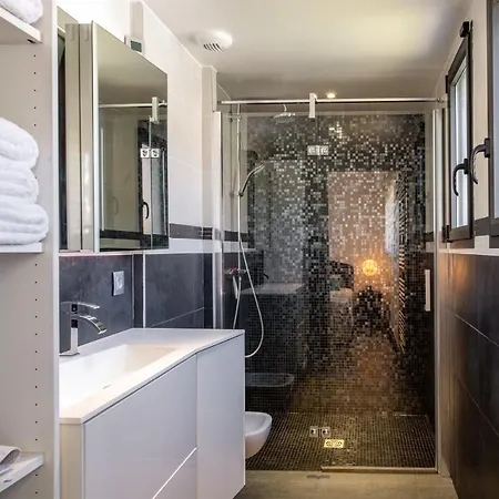 Very Large Design Cocoon With Beautiful Sea View * סיס-פור-לה-פלאז'
